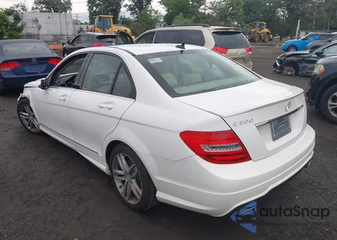 2013 Mercedes-Benz C 300 Luxury 4Matic/Sport 4Matic from USA, damaged, VIN WDDGF8AB4DR276720